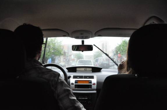 O Marcelo e a Carola, os Periodistas Viajeros, nos trazem de volta de Pilar para Buenos Aires, num dia com muita chuva (Argentina)